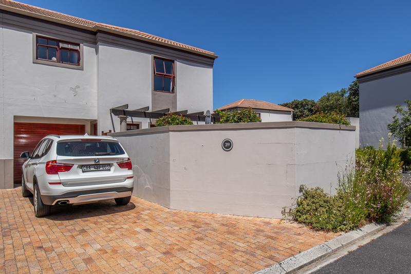 3 Bedroom Property for Sale in Kirstenhof Western Cape